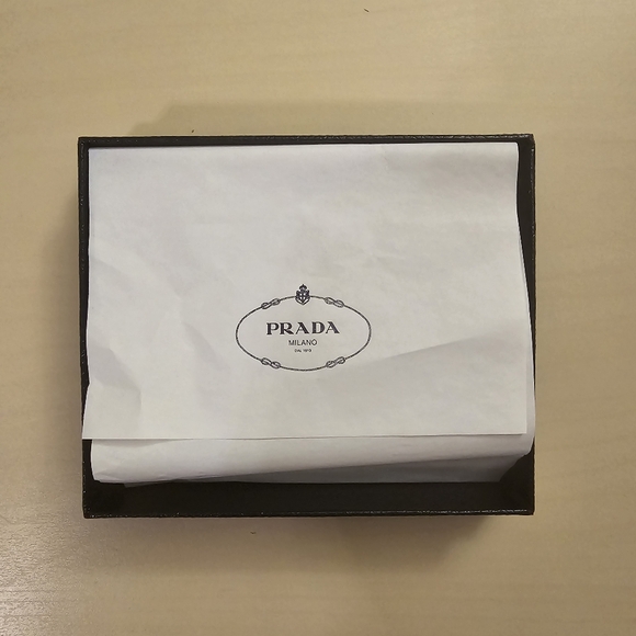 Prada empty wallet box size 5"x4.5" - Picture 3 of 3